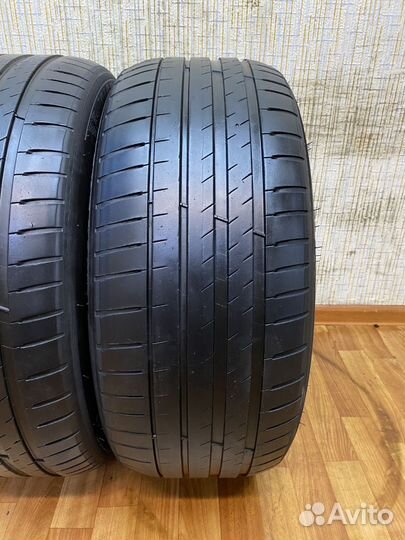 Michelin Pilot Sport 4 245/45 R18