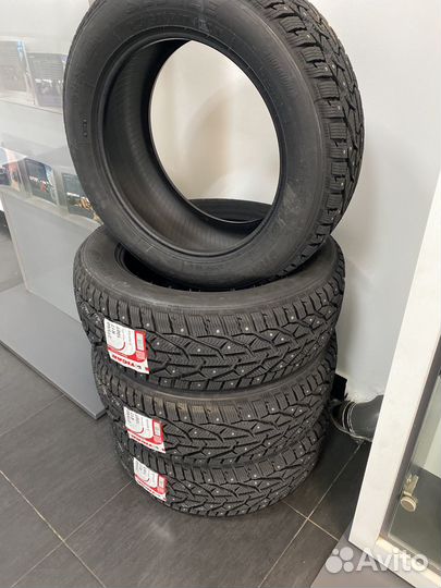 Tigar SUV Ice 215/60 R17 100T