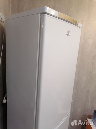 Холодильник бу indesit No Frost