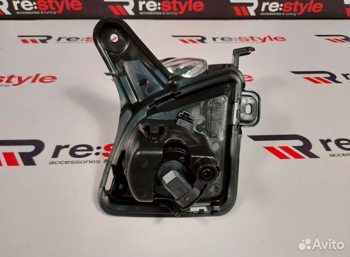 Туманки Toyota Hiace 200 2м O652