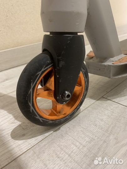 Трюковой самокат mongoose