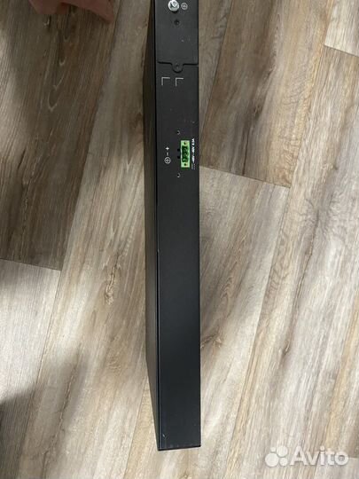 Комутатор свитч на 28 портов