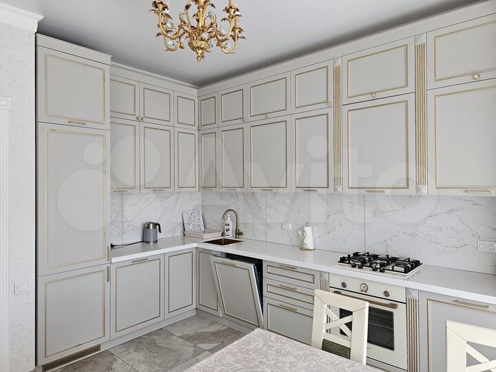 3-к. квартира, 85 м², 6/10 эт.