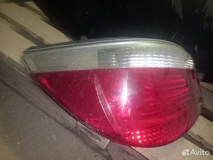 Задний левый фонарь на bmw е60