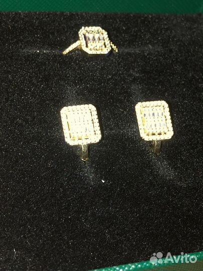 Золотые серьги
