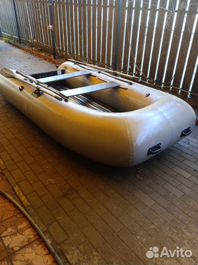 Лодка с мотором