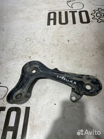 Кронштейн подрамника правый Toyota Corolla 150 1ZR