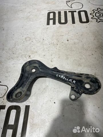 Кронштейн подрамника правый Toyota Corolla 150 1ZR