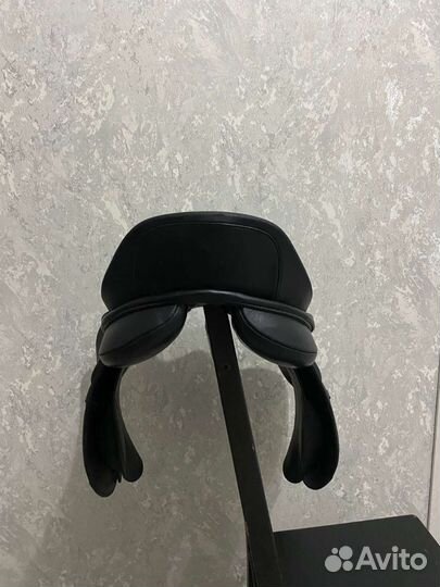 Конкурное седло Гермида