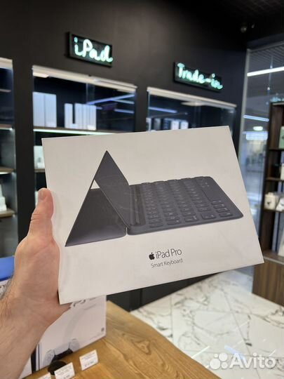Клавиатура Apple iPad Pro 9.7 SMART Keyboard
