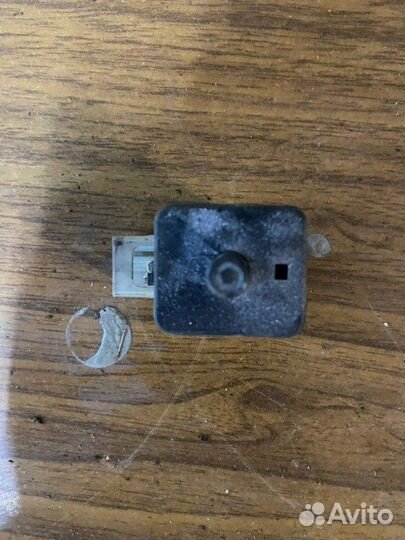 Датчик открытия двери Mercedes-Benz E-Class W210