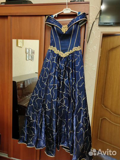 Вечернее платье