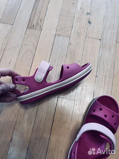 Сандали crocs