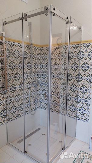 Стеклянные душевые перегородки на заказ