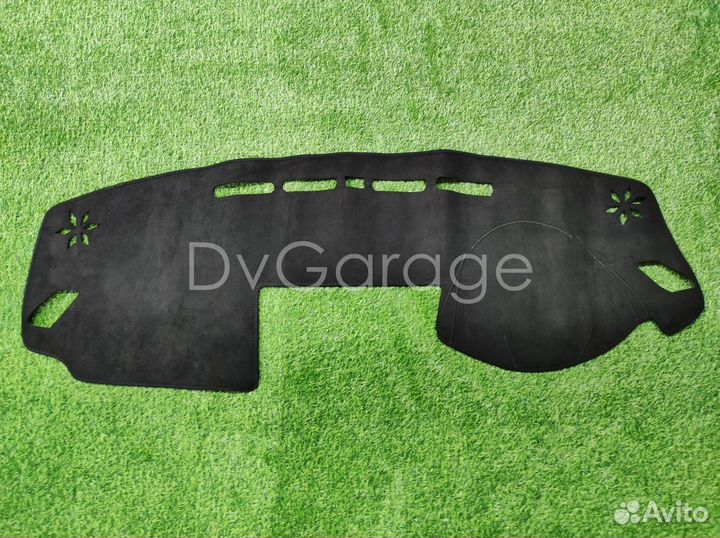 Коврик накидка на панель Mitsubishi Eclipse Cross