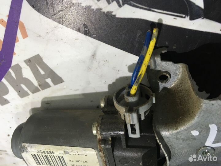 Стеклоподъемник задний (электрический) Прав