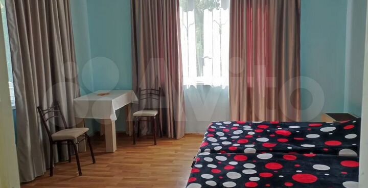 Дом 180 м² на участке 5 сот.