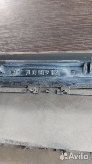 Решетка вентиляционная правая Volkswagen Touareg 1