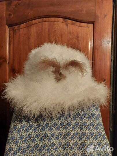 Шляпа из лебящего пуха