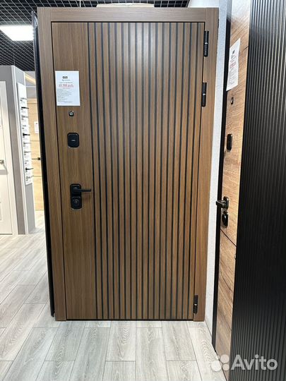 Дверь входная с зеркалом Гольф