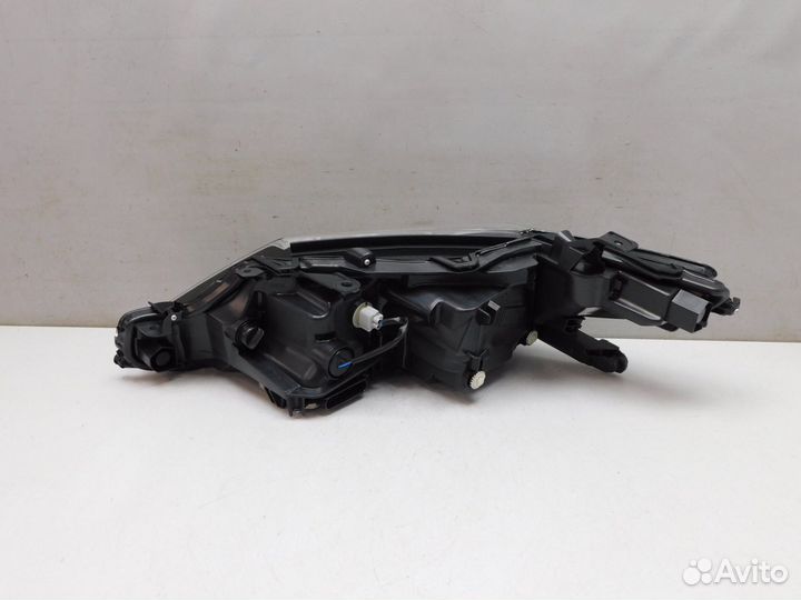 Фара правая Toyota Camry