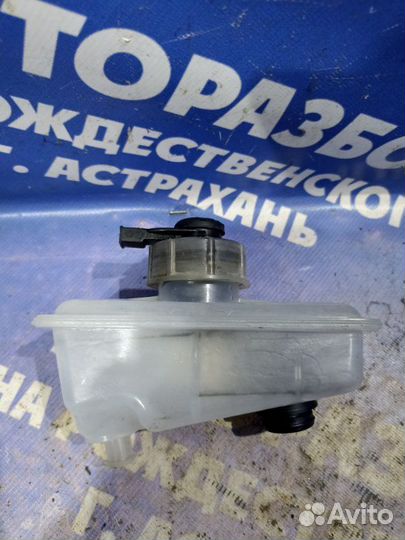 Бачок для тормозной жидкости Ваз Лада 2110 седан