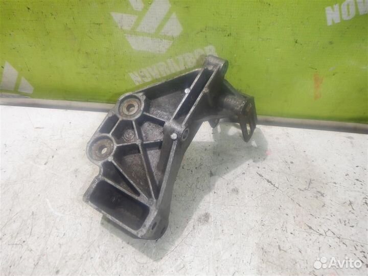 Кронштейн генератора бмв Е32