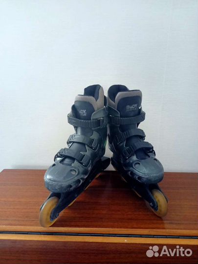 Роликовые коньки