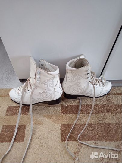 Коньки фигурные 35 размер для девочки