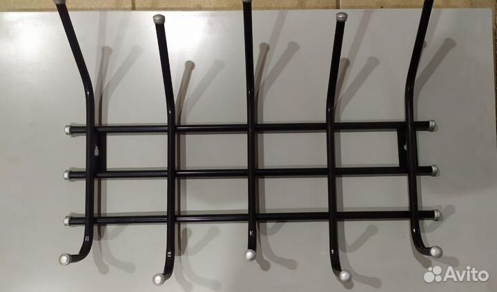 Вешалка настенная металлическая