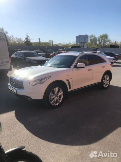 Infiniti QX70 3.0 AT, 2013, 230 000 км
