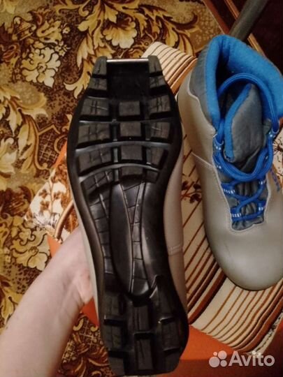 Лыжные ботинки