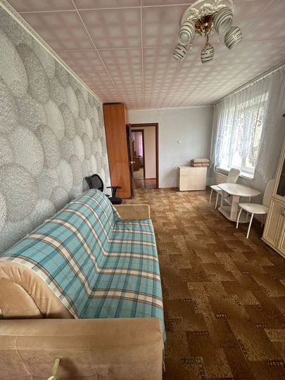 3-к. квартира, 1000 м², 8/9 эт.