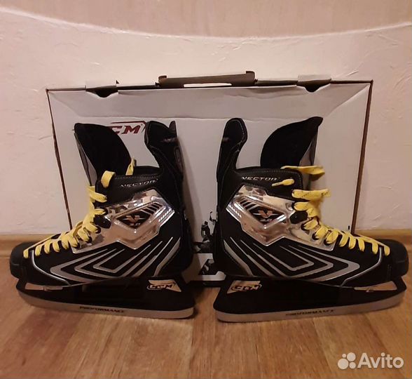 Коньки хоккейные профессиональные CCM