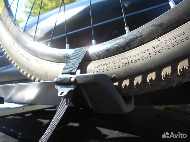 Крепление на крышу для перевозки велосипедов LUX