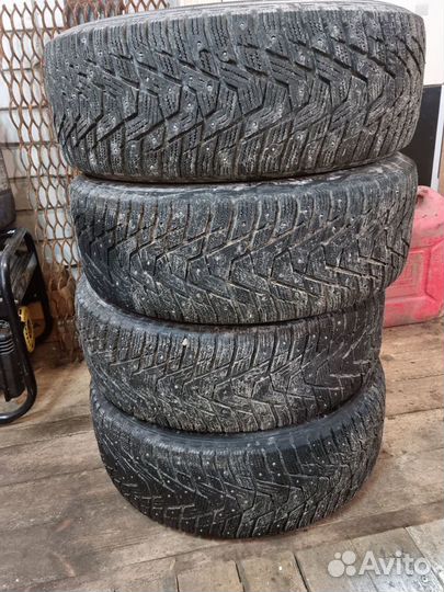 Hankook Winter I'Pike 215/60 R16