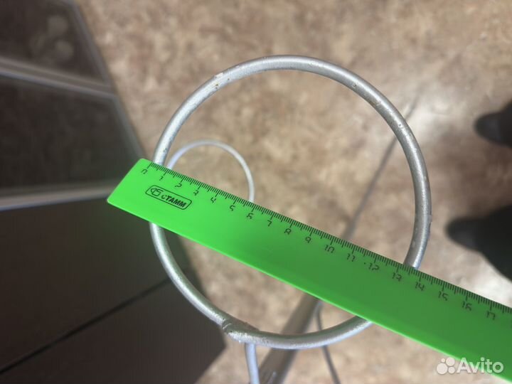 Подставка под цветы металлическая