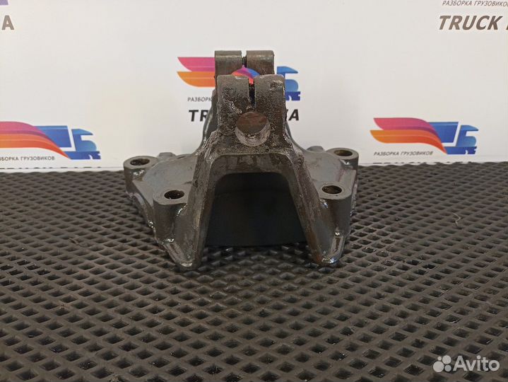 Кронштейн передней рессоры правый Scania 5-series