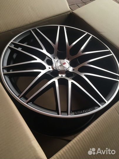 Диски Motec MCT5 Stryke R18 5х114,3