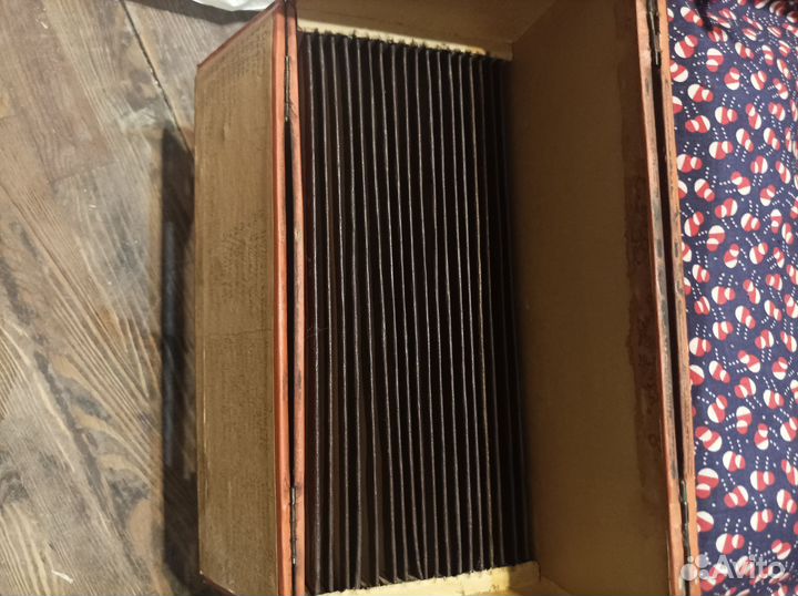 Ящик, футляр, кейс, кофр для хранения пластинок