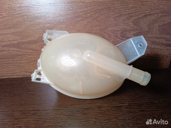 Бачок расширительный Renault Logan 2 c крышкой