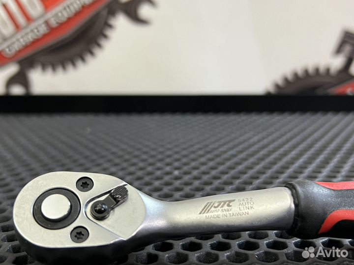 Ключ трещотка 1/4