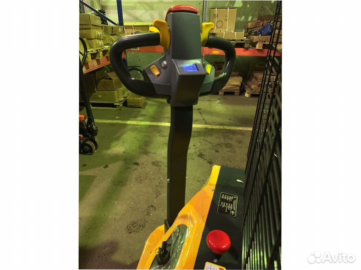 Штабелер самоходный