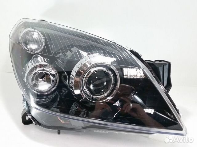 Фара правая Opel Astra H