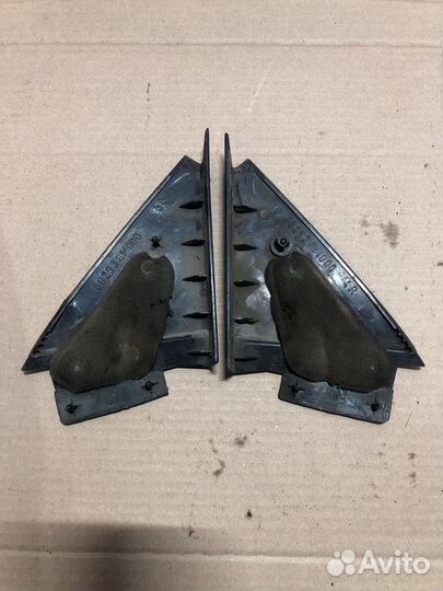 Уголок двери внутренний передний Nissan Sunny FB14