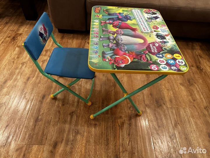 Детский стол и стул