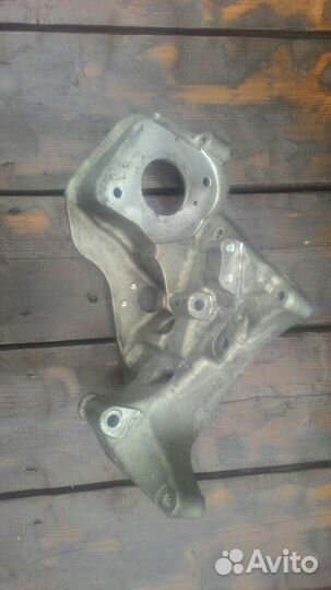 Кронштейн тнвд Вольво Volvo 2.0 D4204T11 D4204T23