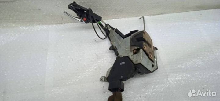 Замок двери передней правой