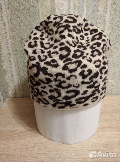 Шапки и шарфы. б/у в отличном состоянии