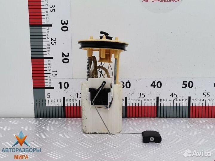 Насос топливный Volkswagen Passat B7 2011